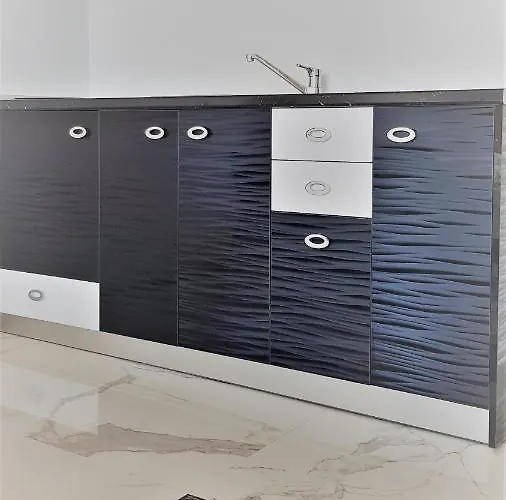 авеню Хотел *